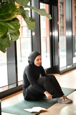 Amani pendant une séance de pilates